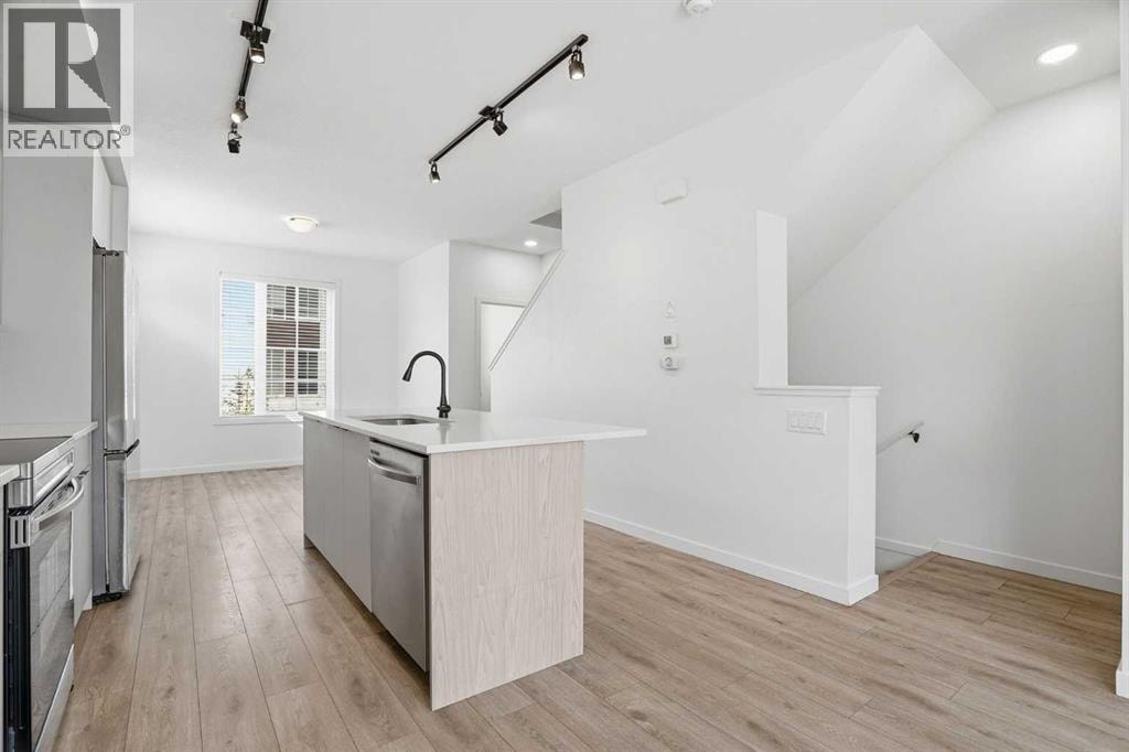 32 Walgrove Common SE — photo 15
