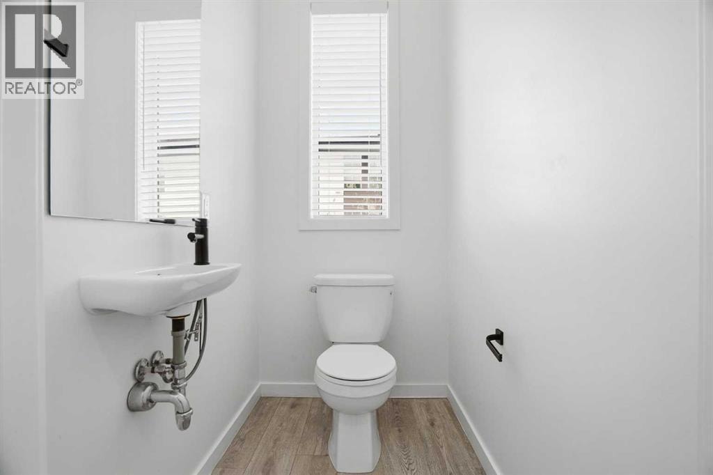 32 Walgrove Common SE — photo 22