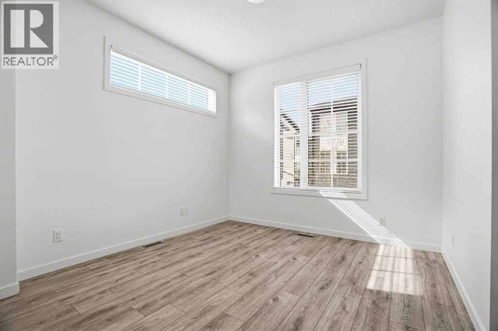 32 Walgrove Common SE — photo 20