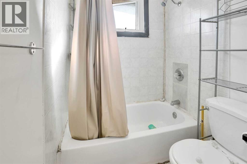 4764 Rundlewood Drive NE — photo 23
