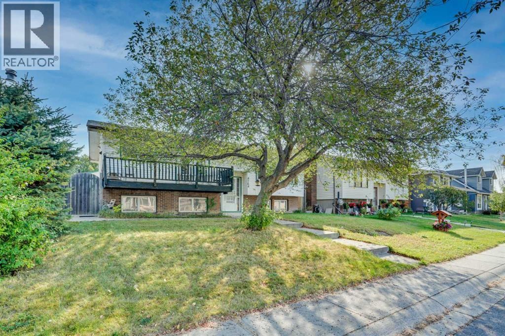4764 Rundlewood Drive NE