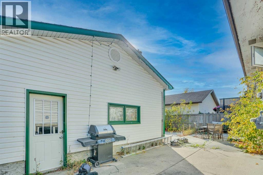 4764 Rundlewood Drive NE — photo 40