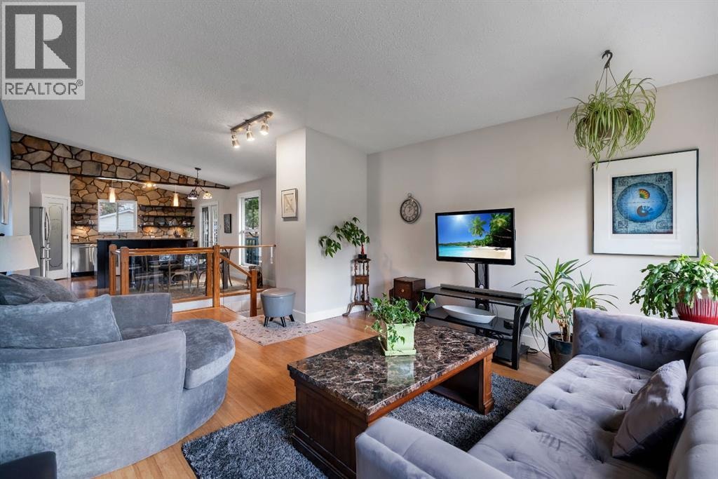 6316 Crowchild Trail SW — photo 14