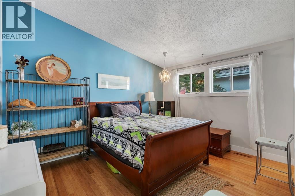 6316 Crowchild Trail SW — photo 15