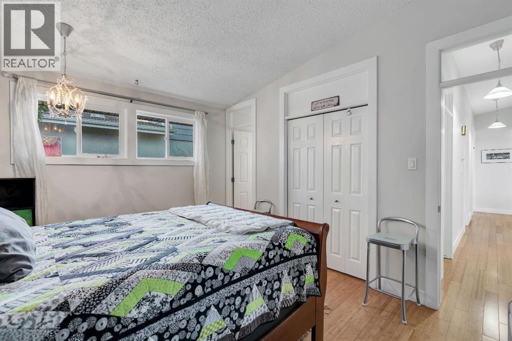 6316 Crowchild Trail SW — photo 17