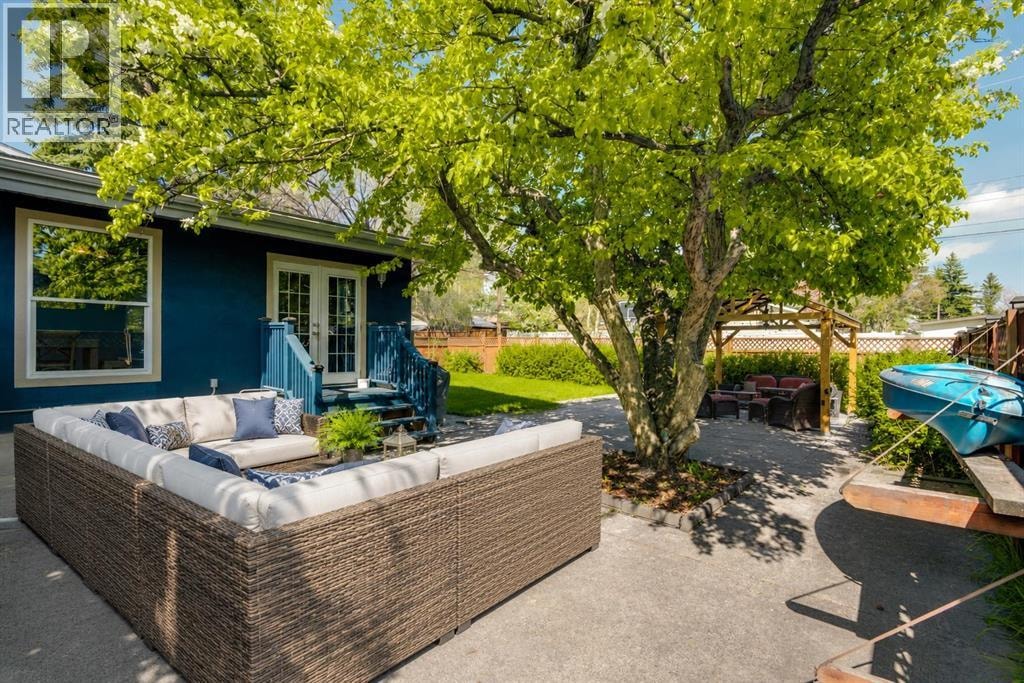 6316 Crowchild Trail SW — photo 33