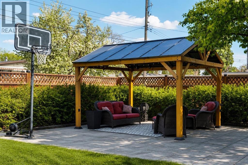 6316 Crowchild Trail SW — photo 36