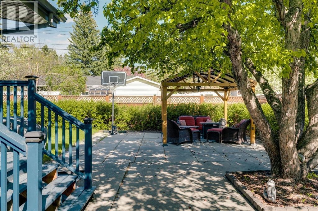 6316 Crowchild Trail SW — photo 37