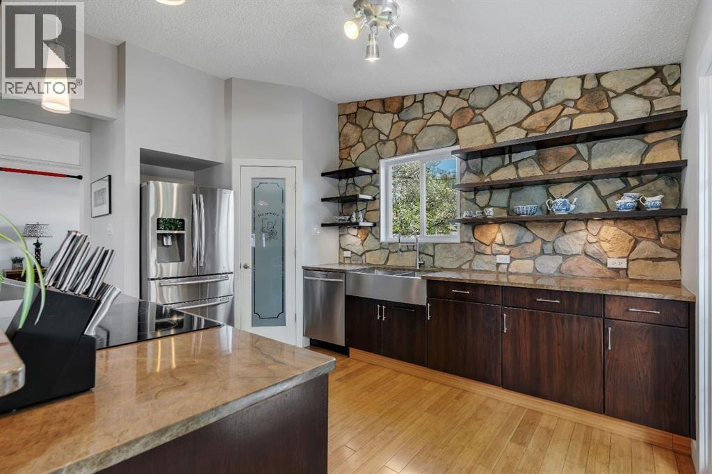 6316 Crowchild Trail SW — photo 4
