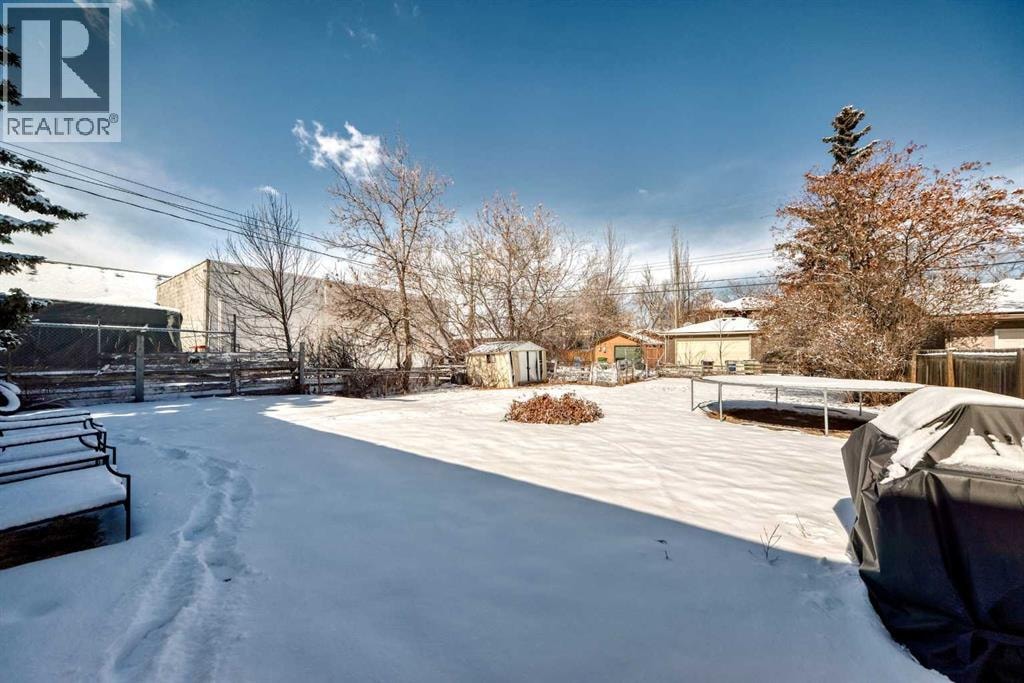 2428 3 Avenue NW — photo 30