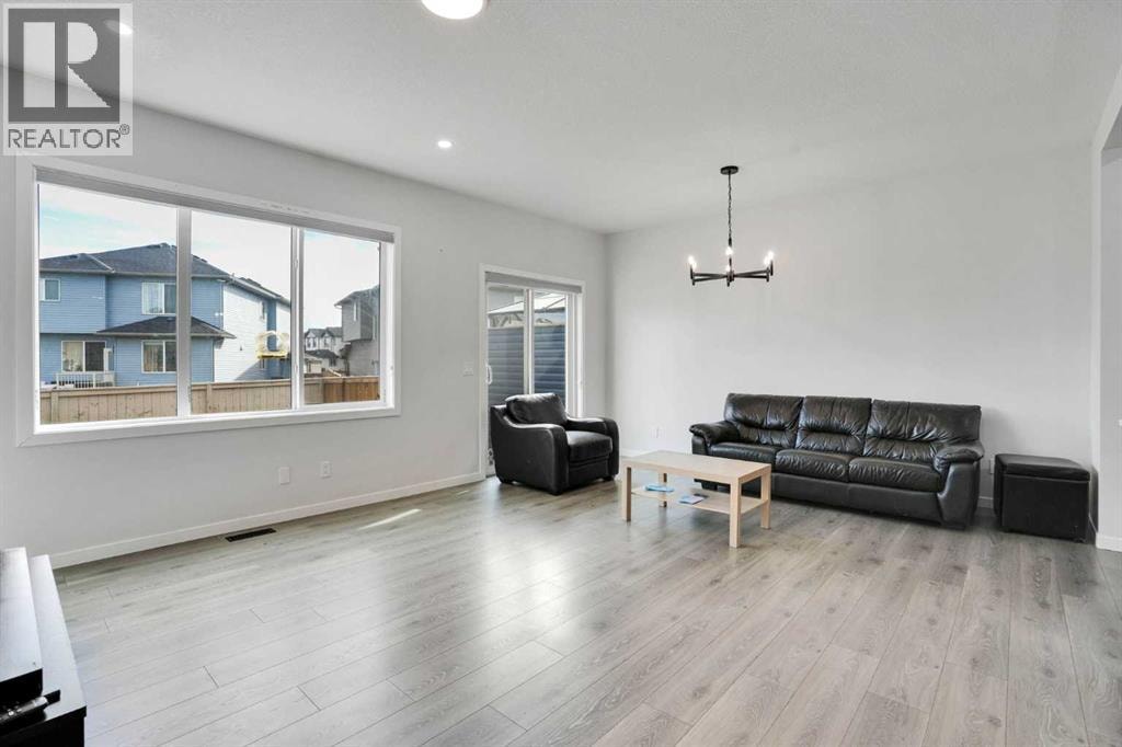 1014 Bayview Rise SW — photo 9