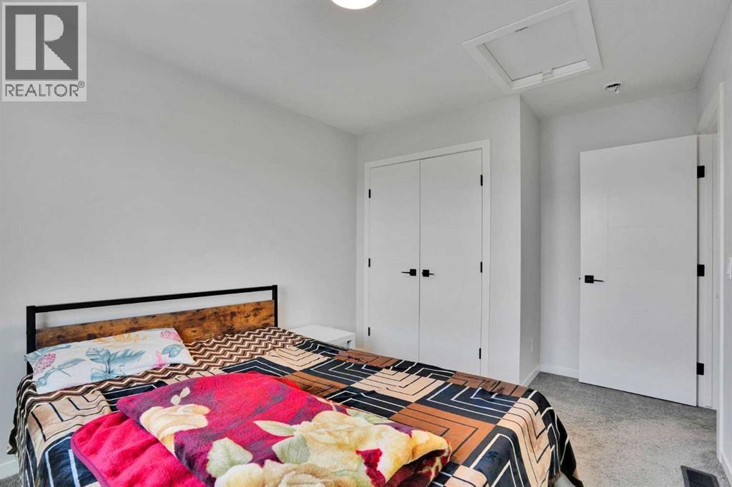 1014 Bayview Rise SW — photo 25