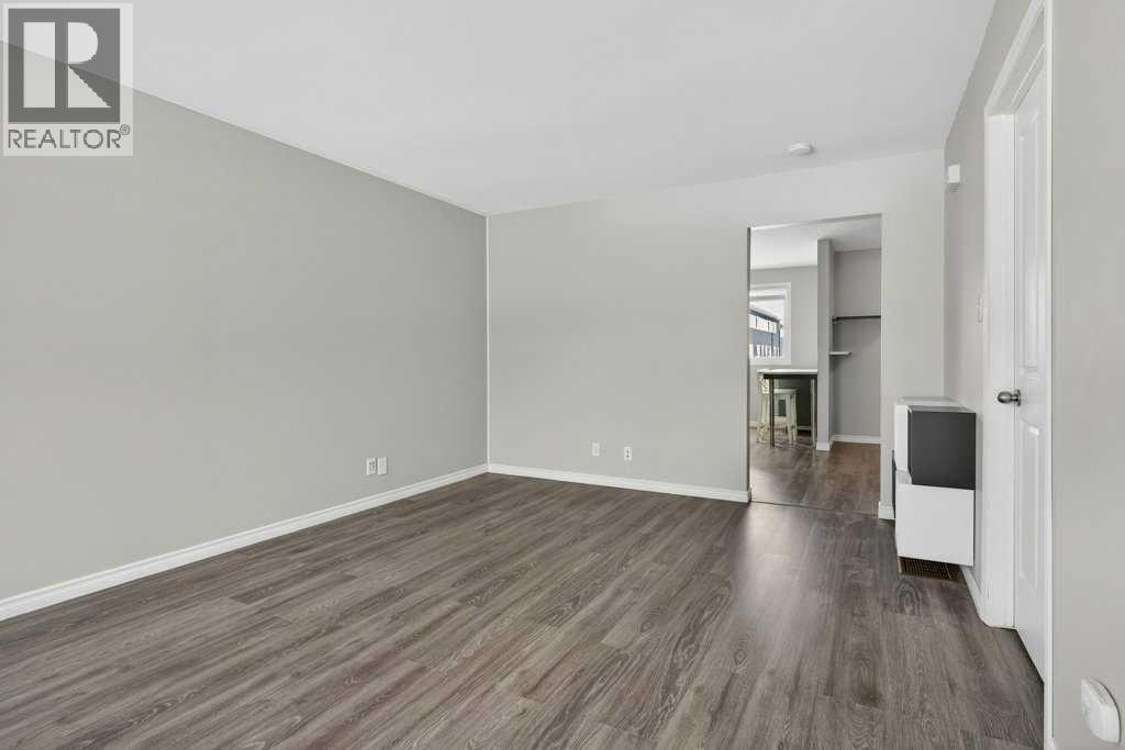 303, 2211 19 Street NE — photo 5