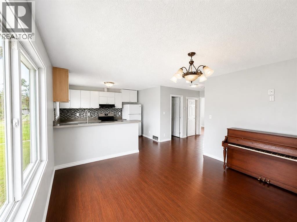422 40 Street NE — photo 7