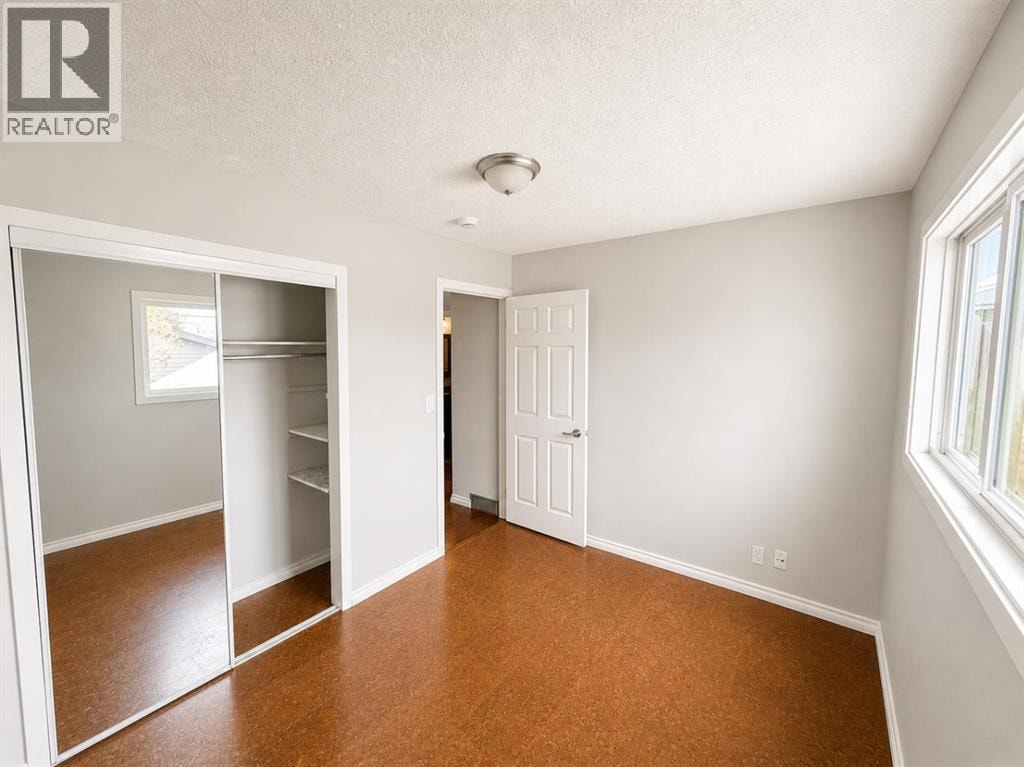 422 40 Street NE — photo 8