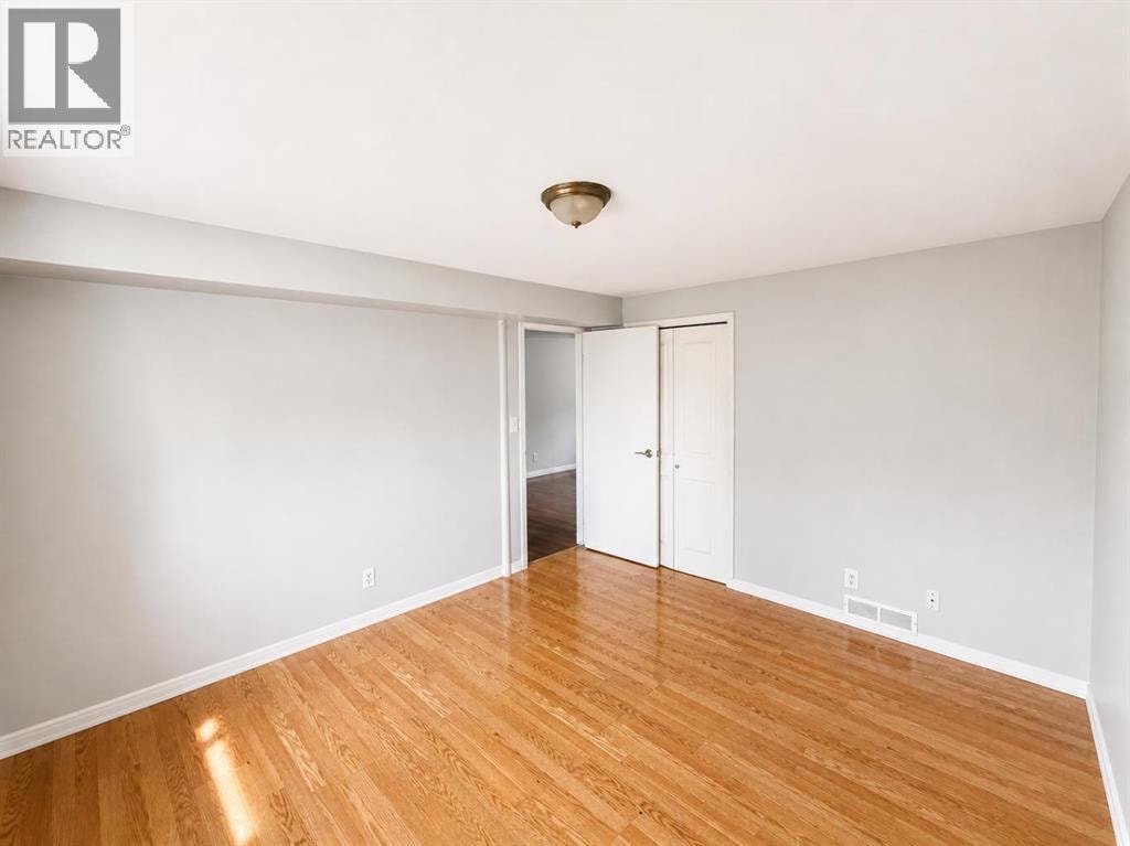 422 40 Street NE — photo 12