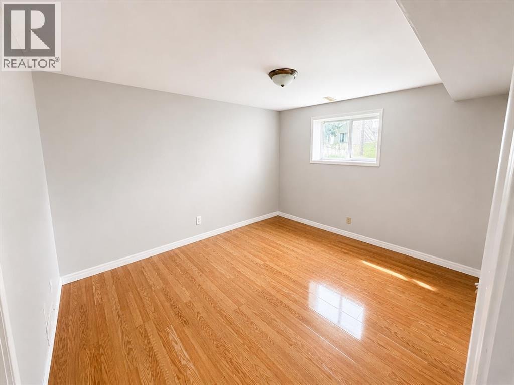 422 40 Street NE — photo 13