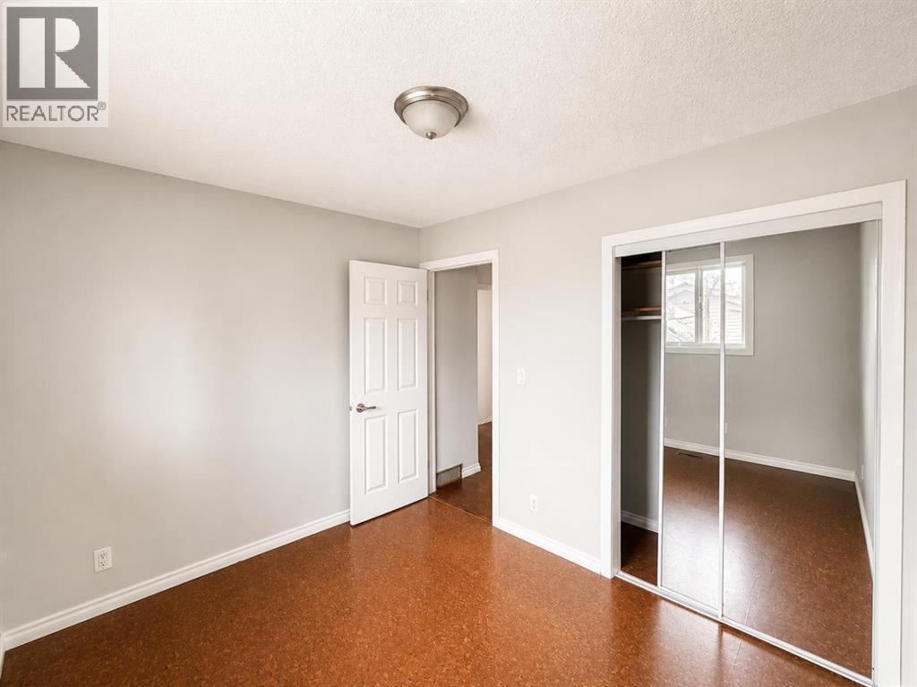 422 40 Street NE — photo 9