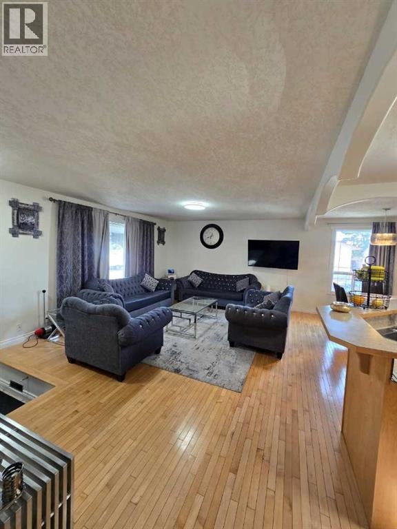 3503 48 Street NE — photo 7