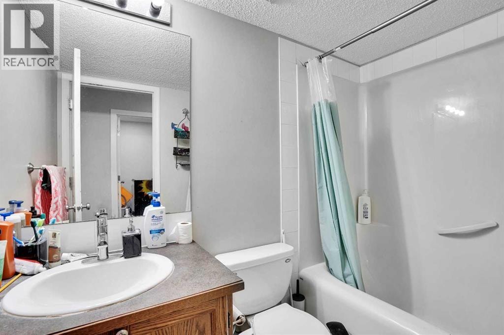 141 Saddlecrest Close NE — photo 40