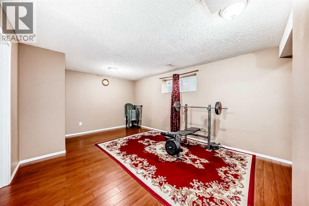 148 Saddlecrest Gardens NE — photo 32