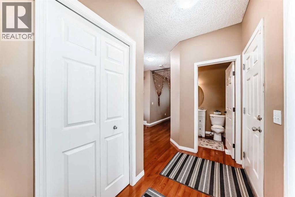 148 Saddlecrest Gardens NE — photo 5
