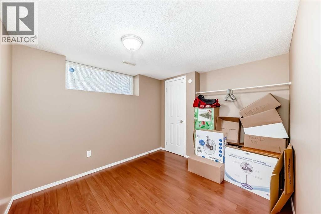 148 Saddlecrest Gardens NE — photo 35