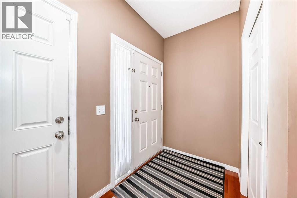 148 Saddlecrest Gardens NE — photo 4