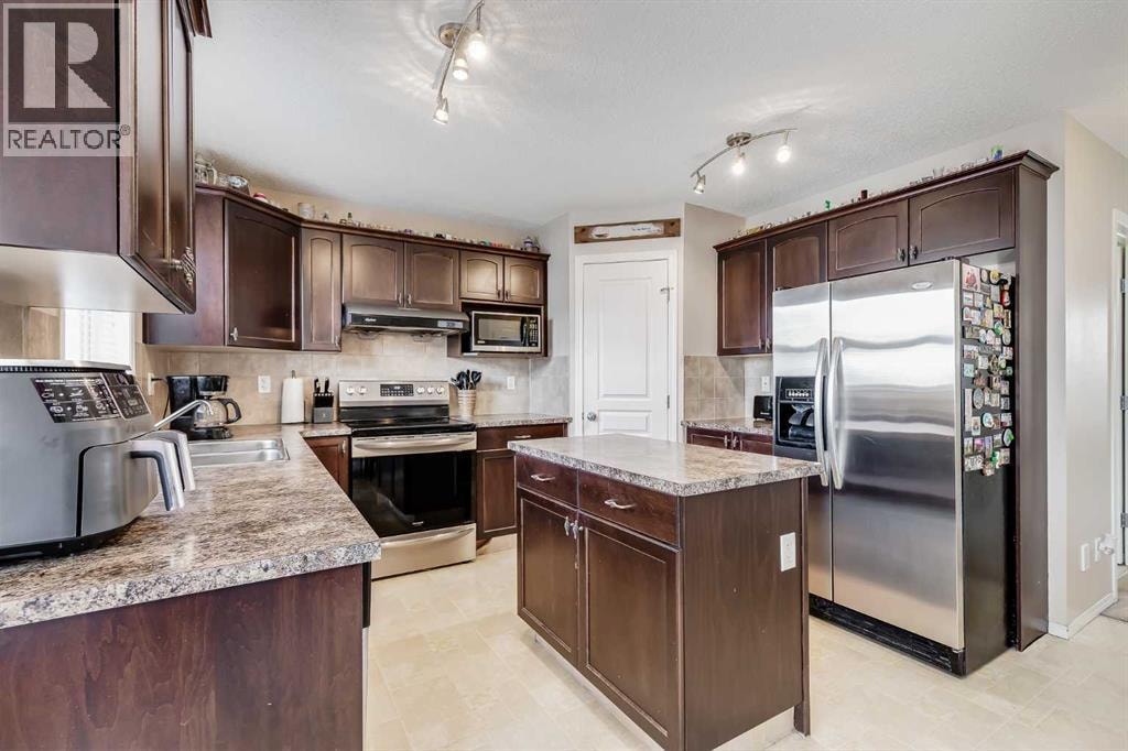 31 Taralake Gardens NE — photo 1