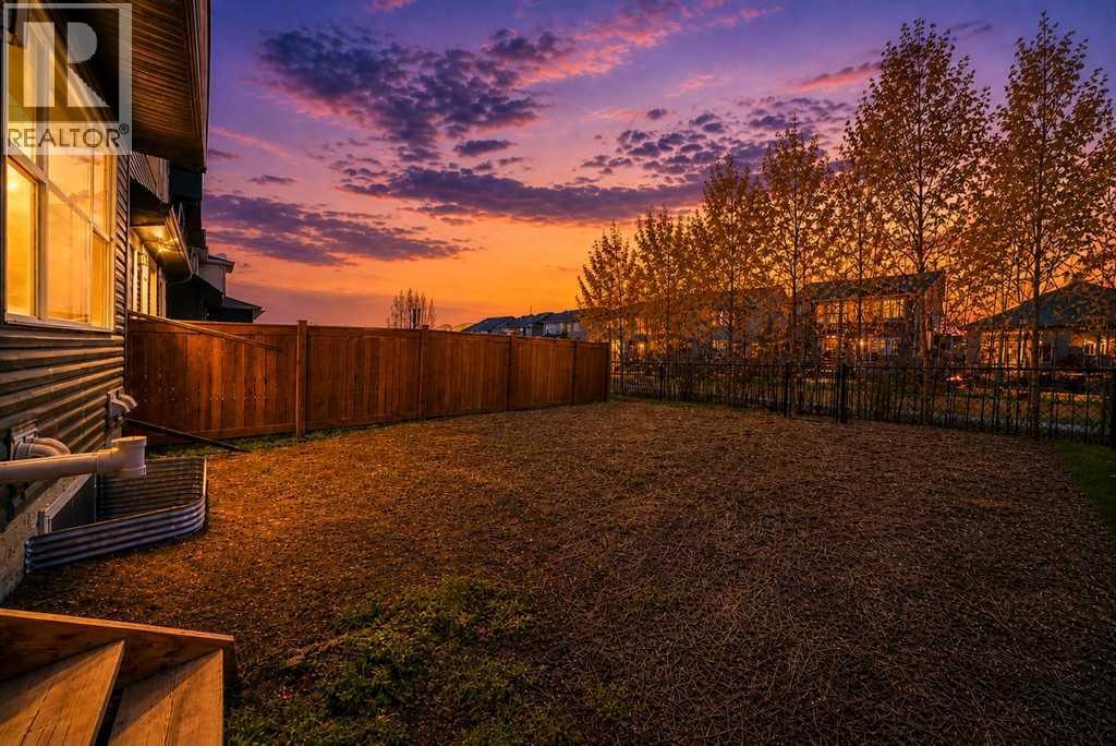 55 Silver Spruce Grove SW — photo 2