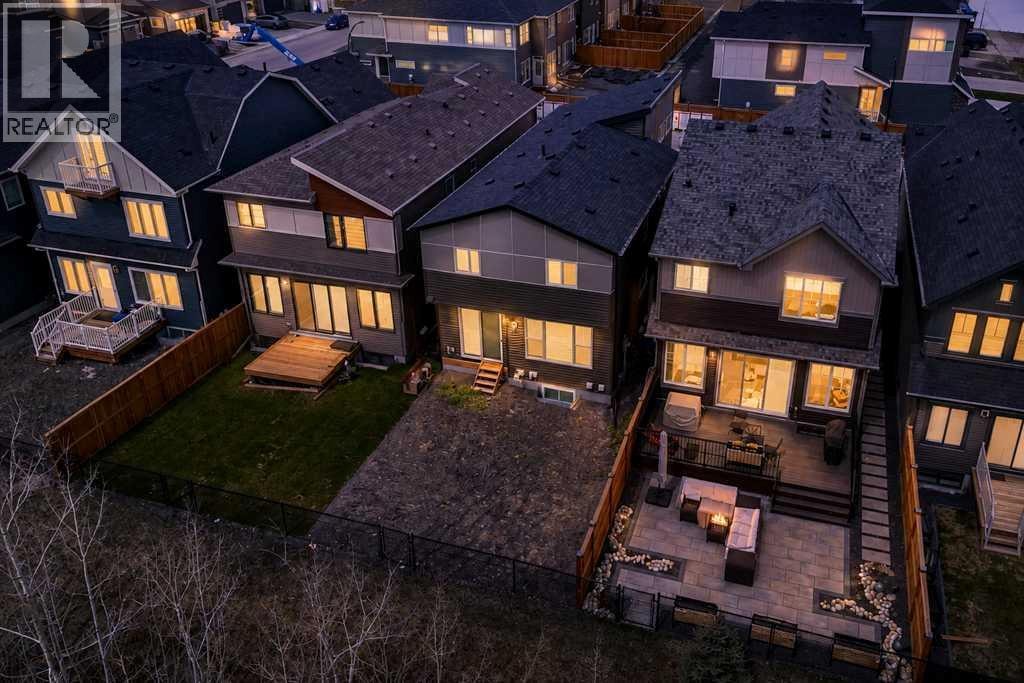 55 Silver Spruce Grove SW — photo 6