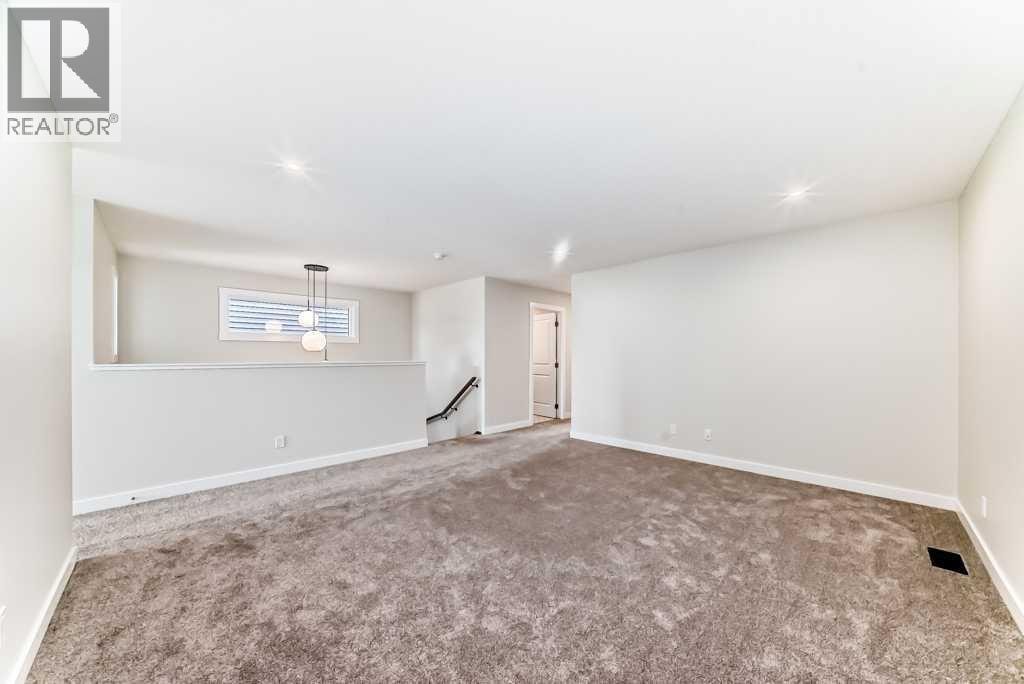 55 Silver Spruce Grove SW — photo 35