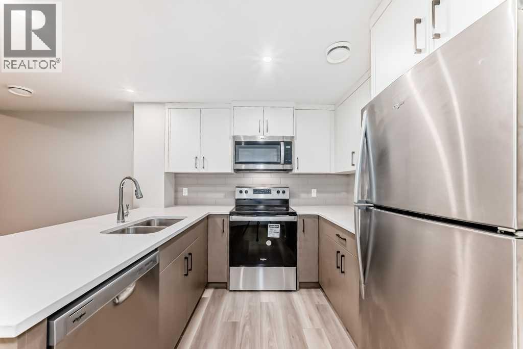 55 Silver Spruce Grove SW — photo 37