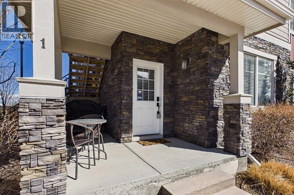 1, 67 West Coach Manor SW — photo 2