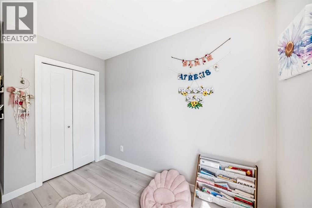 120 CHELSEA Drive — photo 31
