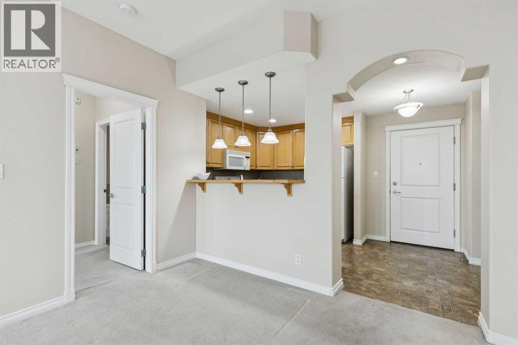 705, 1726 14 Avenue NW — photo 11