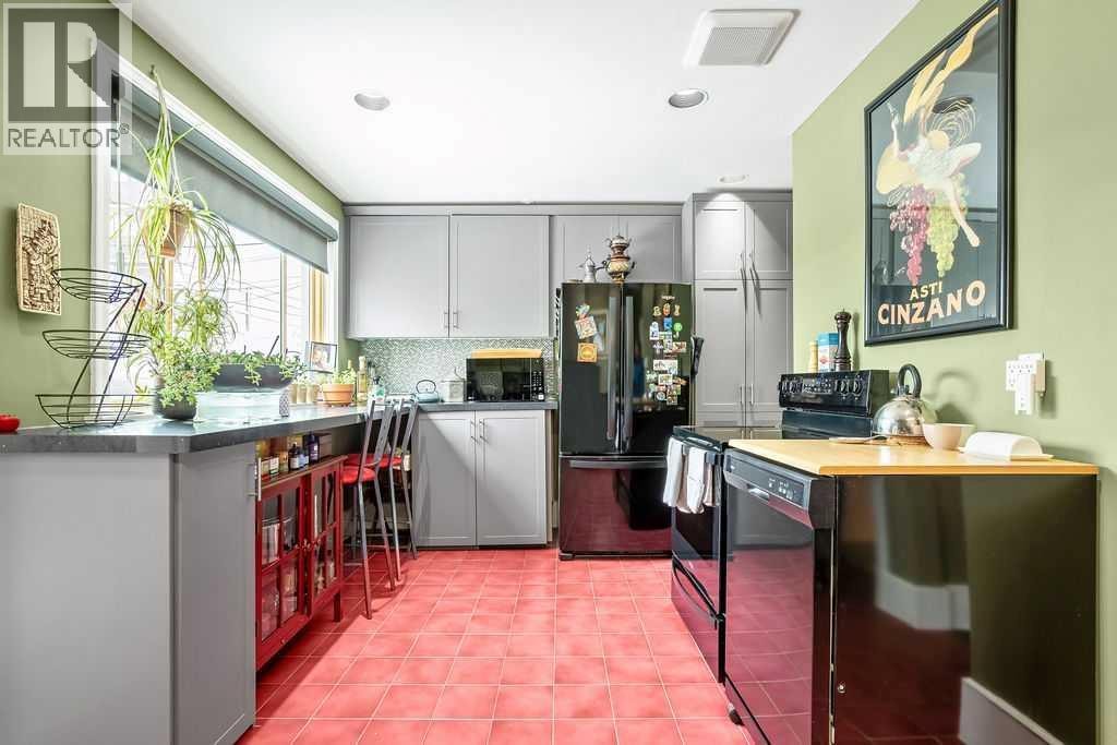 2410 16 Street SW — photo 14