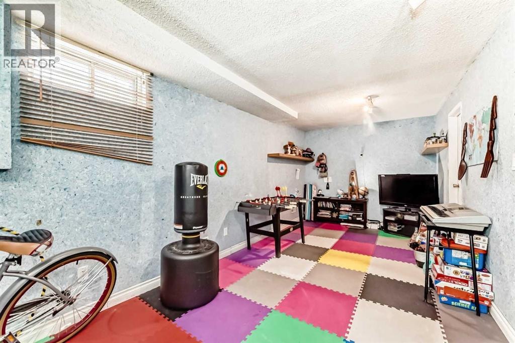 4821 60 Street NE — photo 31