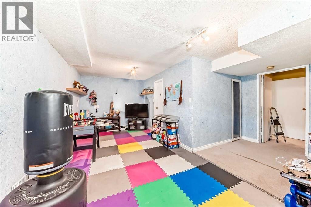 4821 60 Street NE — photo 32