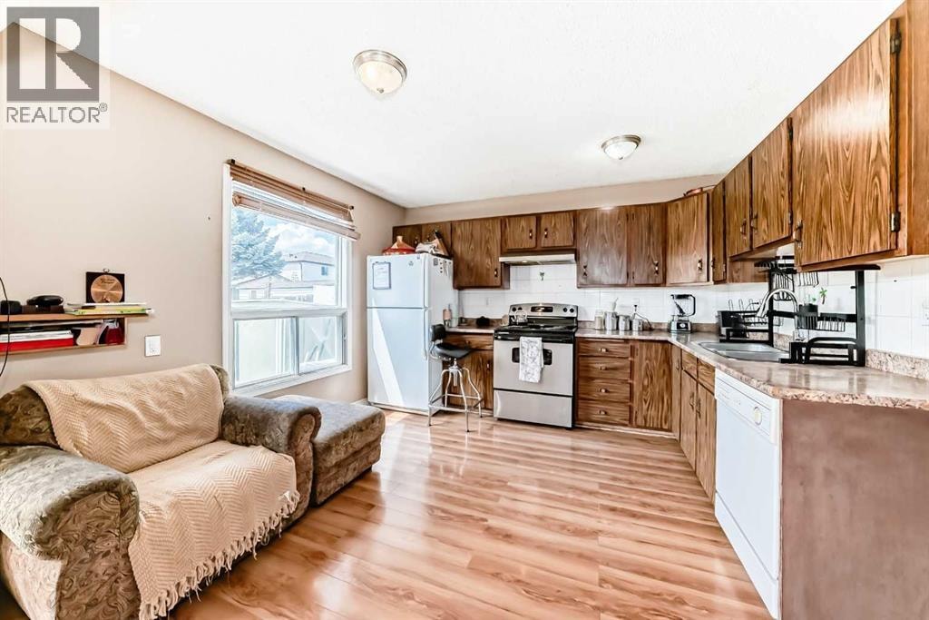 4821 60 Street NE — photo 9