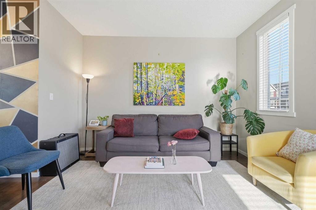 176 Evansview Gardens NW — photo 2