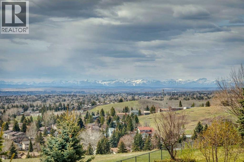 55 Edenstone View NW — photo 2