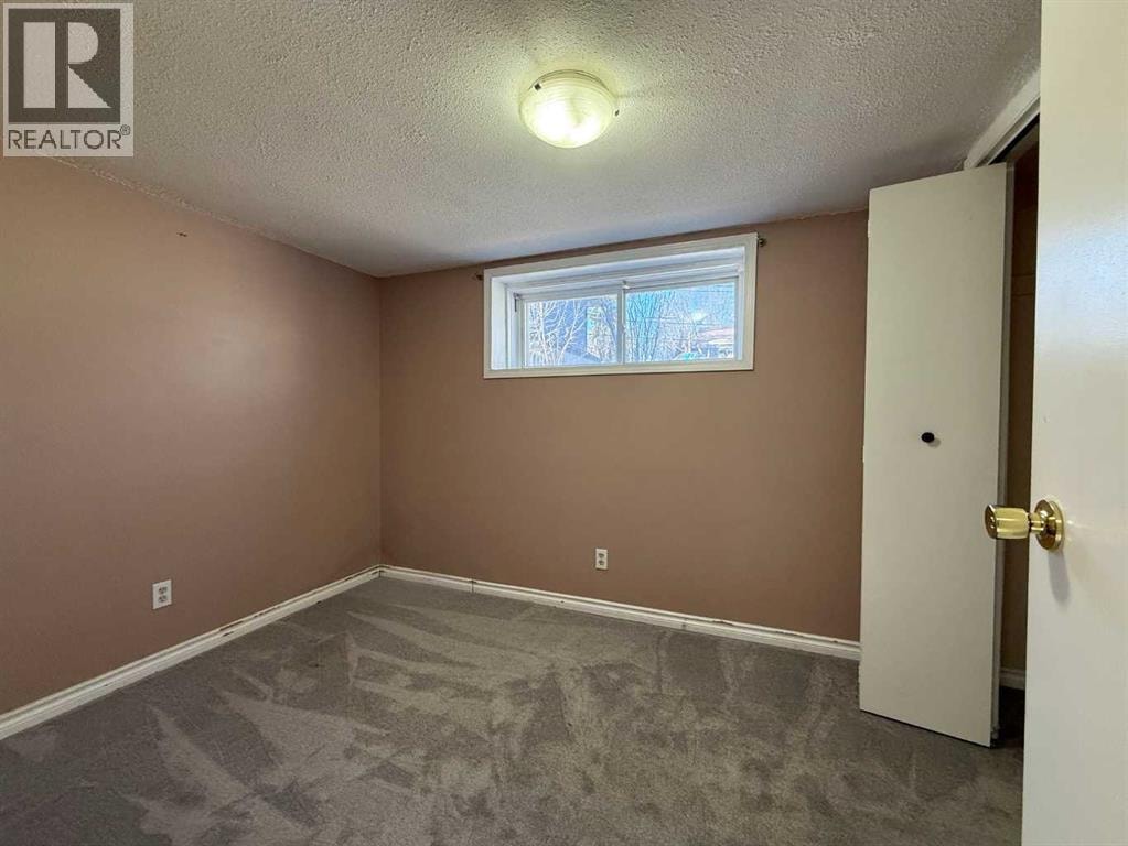 1607 25 Avenue SW — photo 34