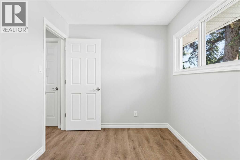 321 Haddon Road SW — photo 22