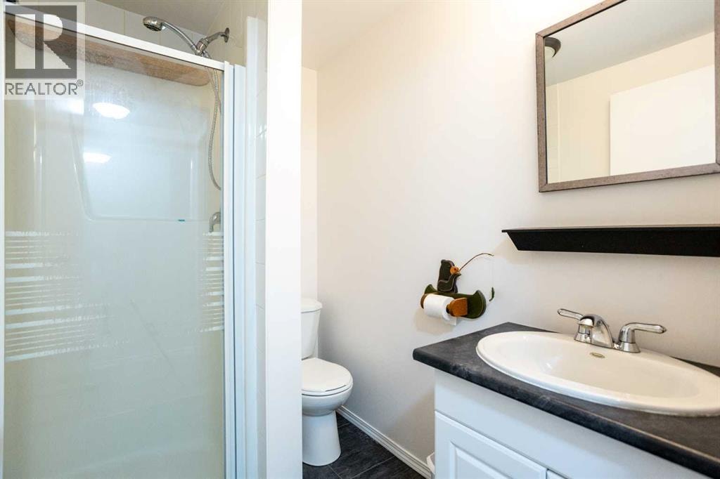 23 Queen Isabella Close SE — photo 23