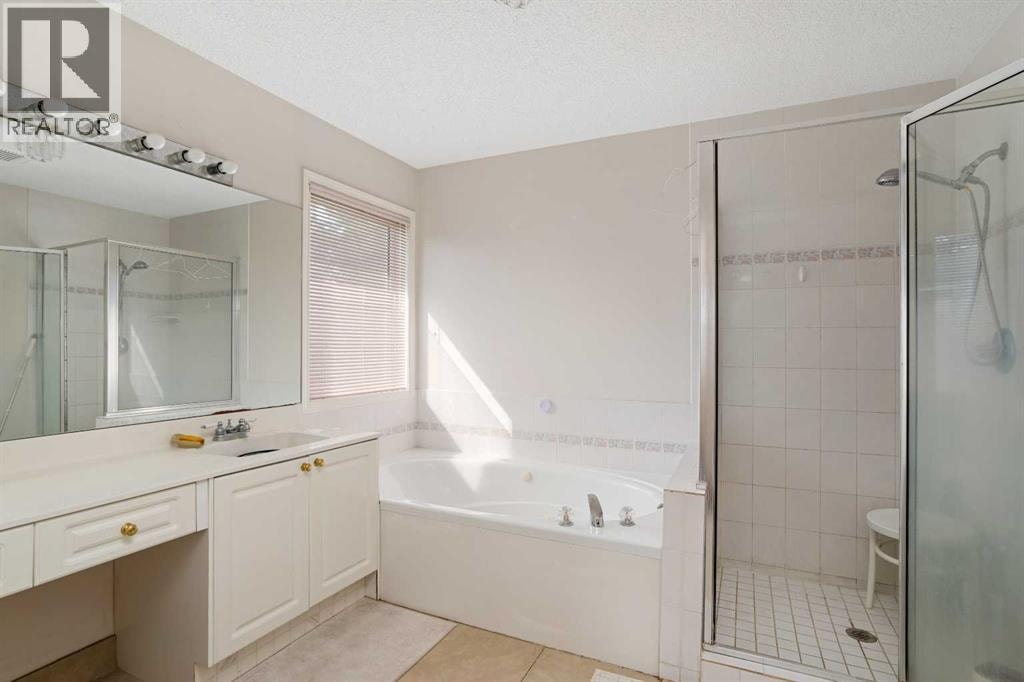 218 15 Avenue NW — photo 28