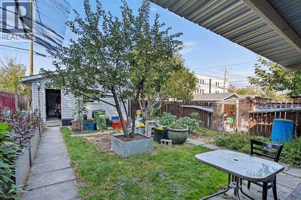218 15 Avenue NW — photo 33
