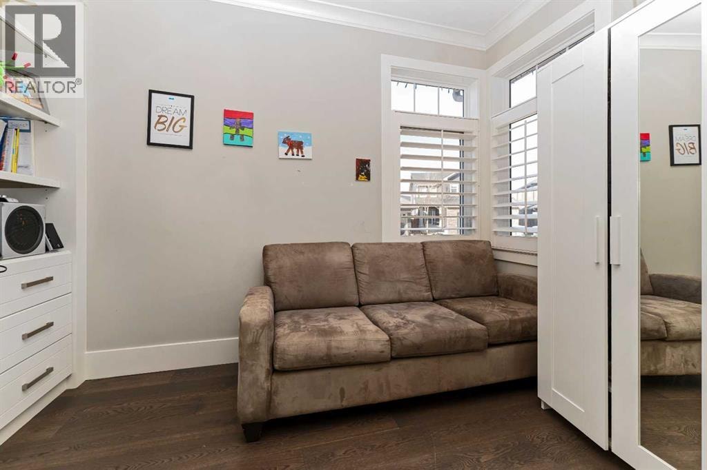 129 Kinniburgh Gardens — photo 3
