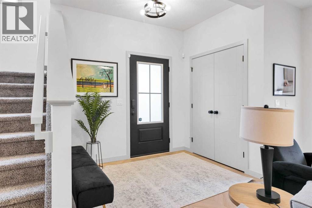 902 Chinook Winds Meadow SW — photo 2