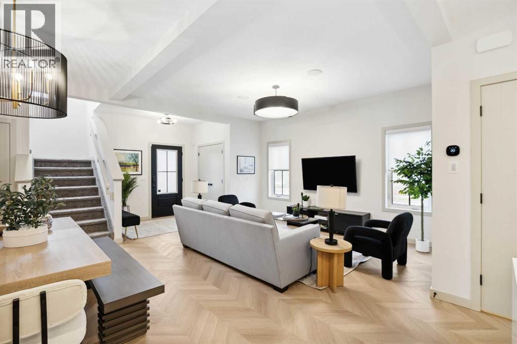 902 Chinook Winds Meadow SW — photo 3